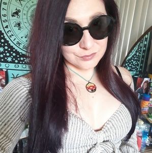 Meet your Posher, Angie